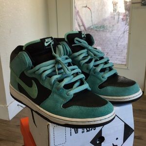 Nike Sb Dunk Mid